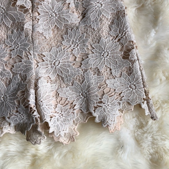 Foxiedox Sandstone Floral Lace High Waist Shorts M - Picture 3 of 6